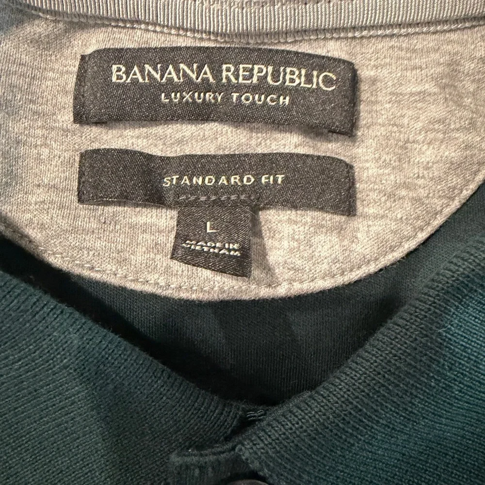 Banana Republic Size Large Dark Green Polo Shirt. Gently Used